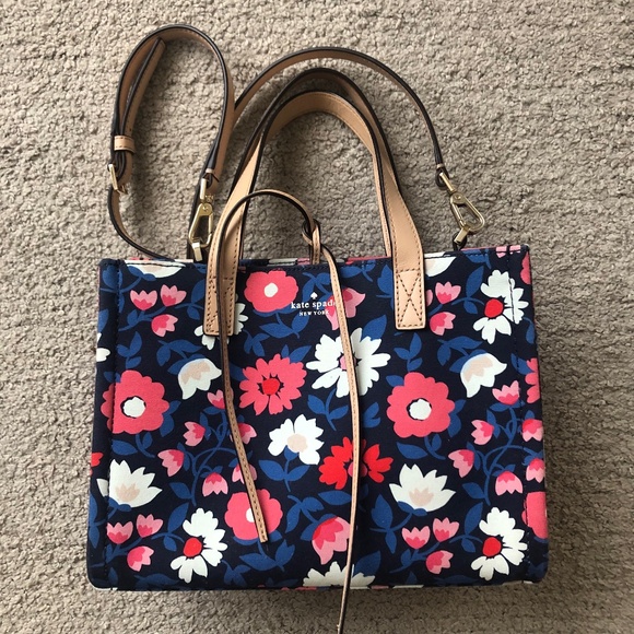 kate spade Handbags - Authentic Kate Spade Small Tote.